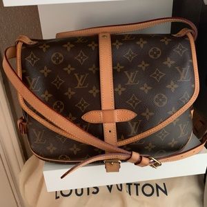 Louis Vuitton Saumur